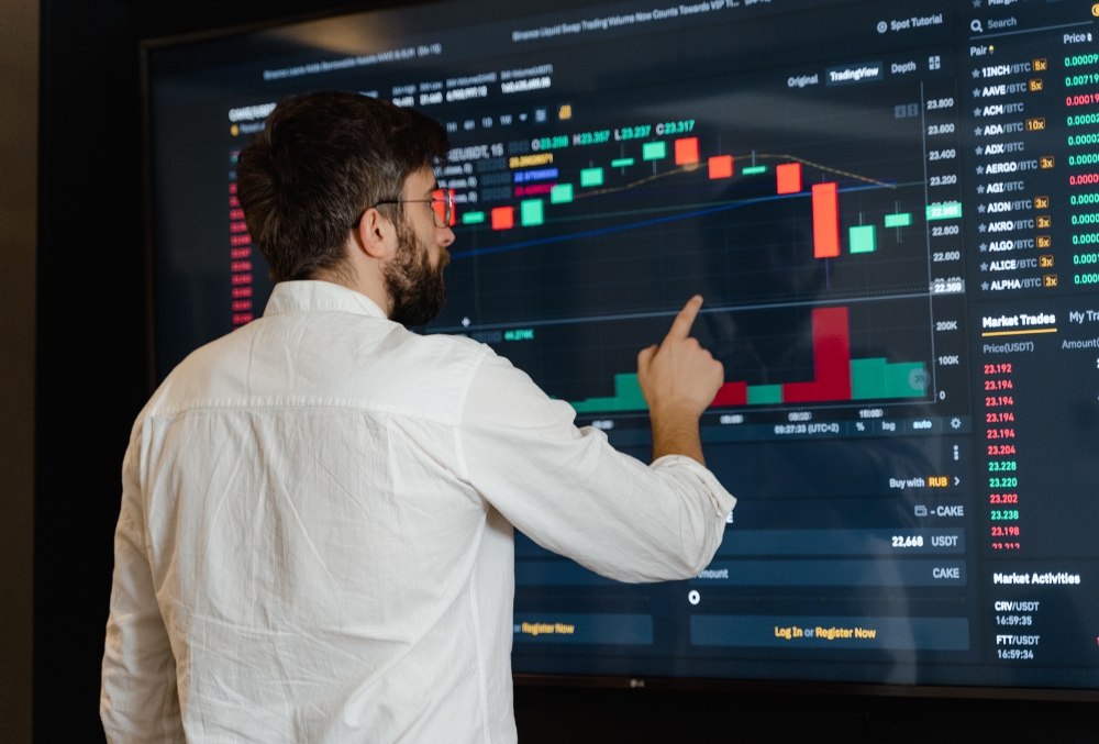 Business Analyst vs. Data Analyst - Understanding Roles and Career Paths