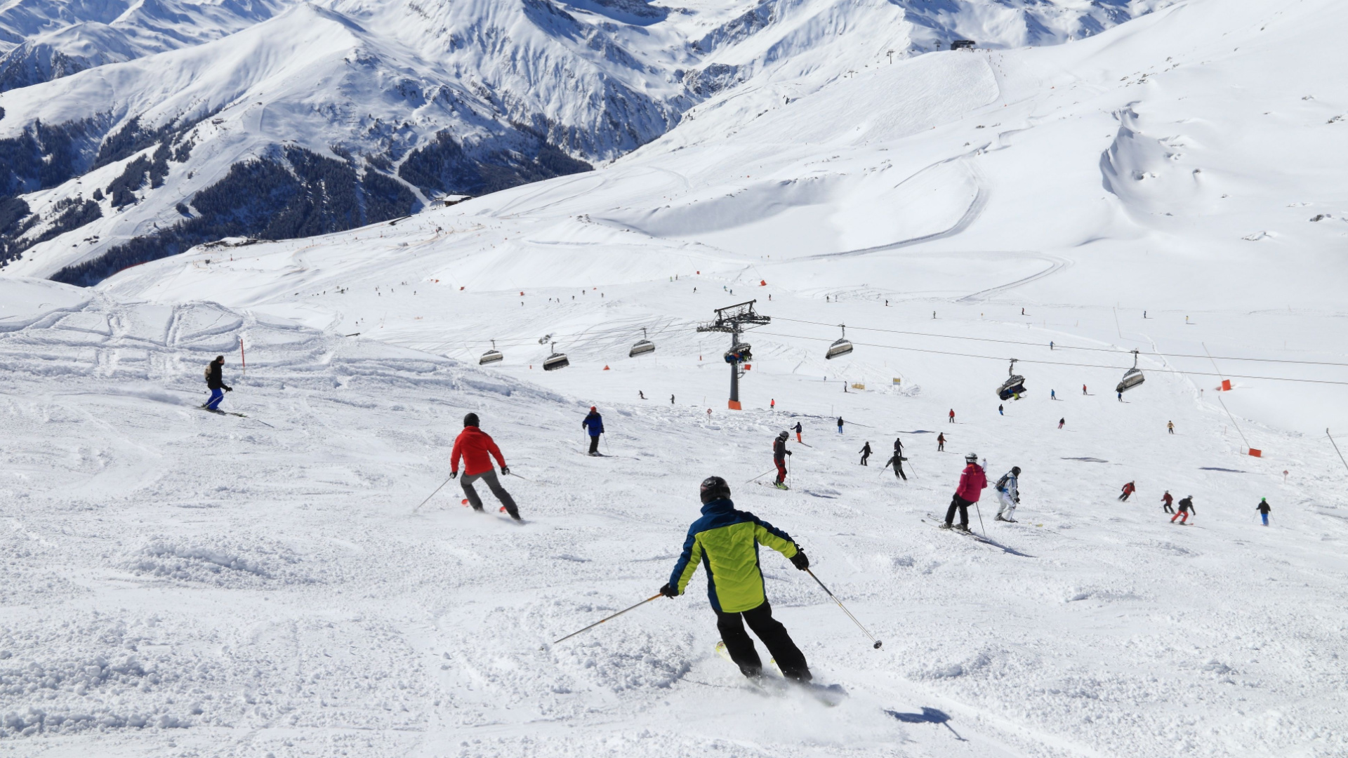 People skiing